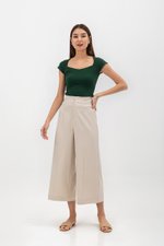 SORELLE DIAMOND NECKLINE KNIT TOP
