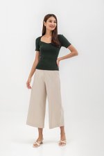 LYNN SWEETHEART NECKLINE KNIT TOP