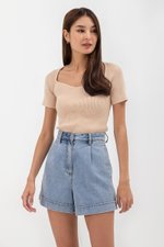 LYNN SWEETHEART NECKLINE KNIT TOP