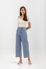 LYNN SWEETHEART NECKLINE KNIT TOP