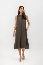 ADEENA BACK PLEAT MIDI DRESS W SASH