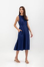 ADEENA BACK PLEAT MIDI DRESS W SASH