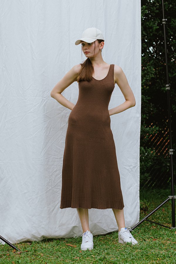 TAKARA V NECK MAXI KNIT DRESS W SASH