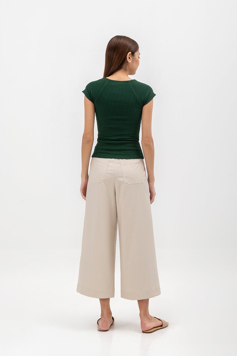 SORELLE DIAMOND NECKLINE KNIT TOP