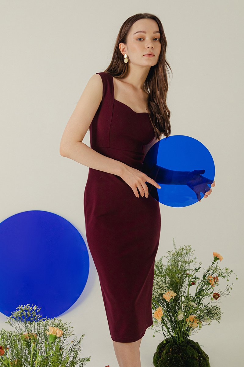 HANA SWEETHEART NECKLINE FITTED MIDI DRESS