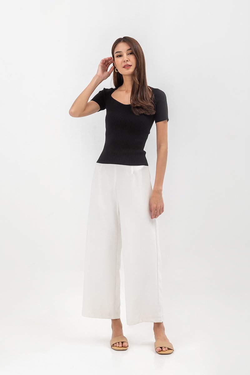 LYNN SWEETHEART NECKLINE KNIT TOP
