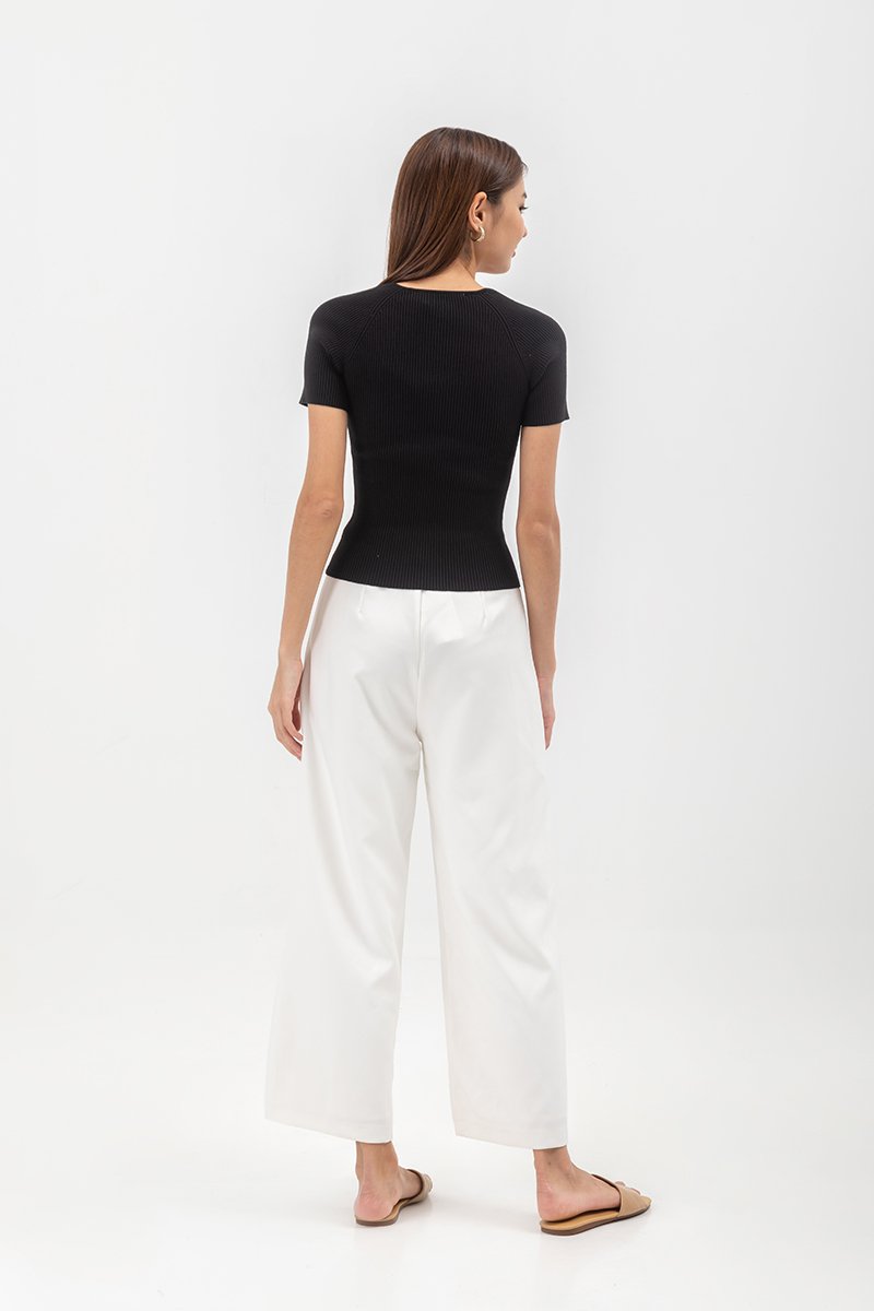 LYNN SWEETHEART NECKLINE KNIT TOP