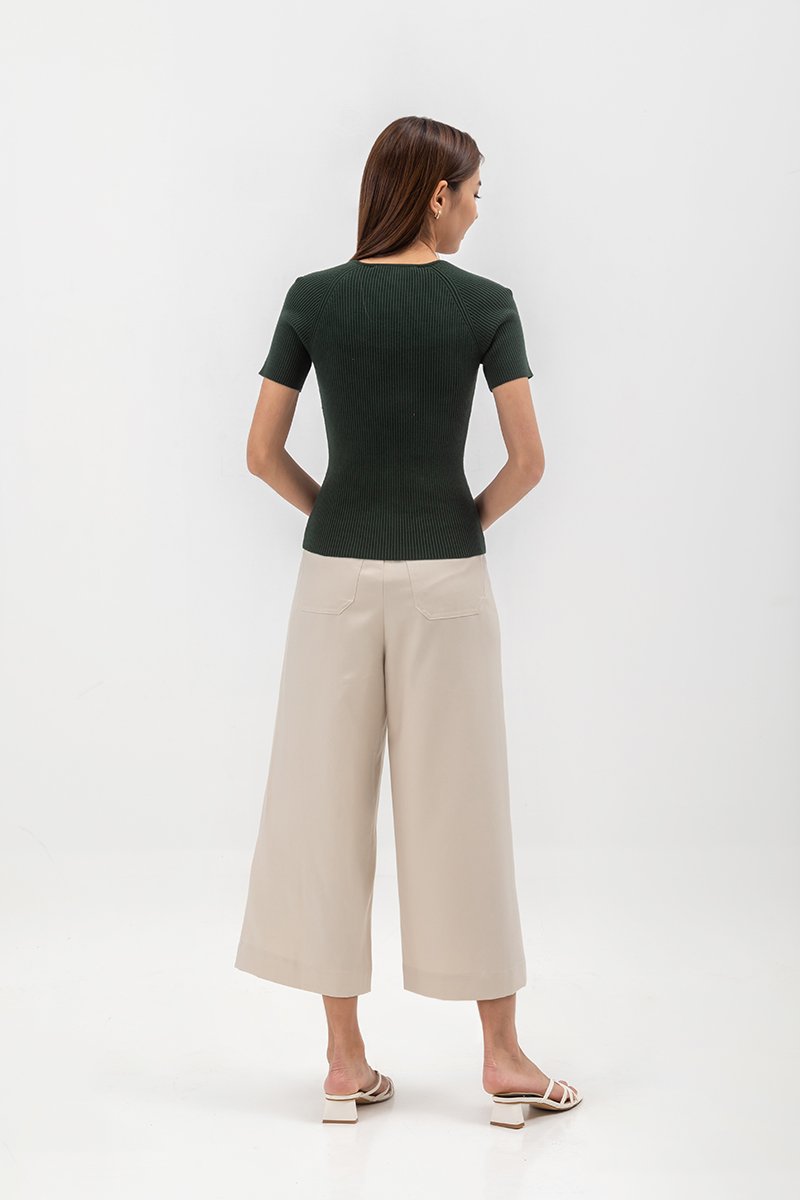LYNN SWEETHEART NECKLINE KNIT TOP
