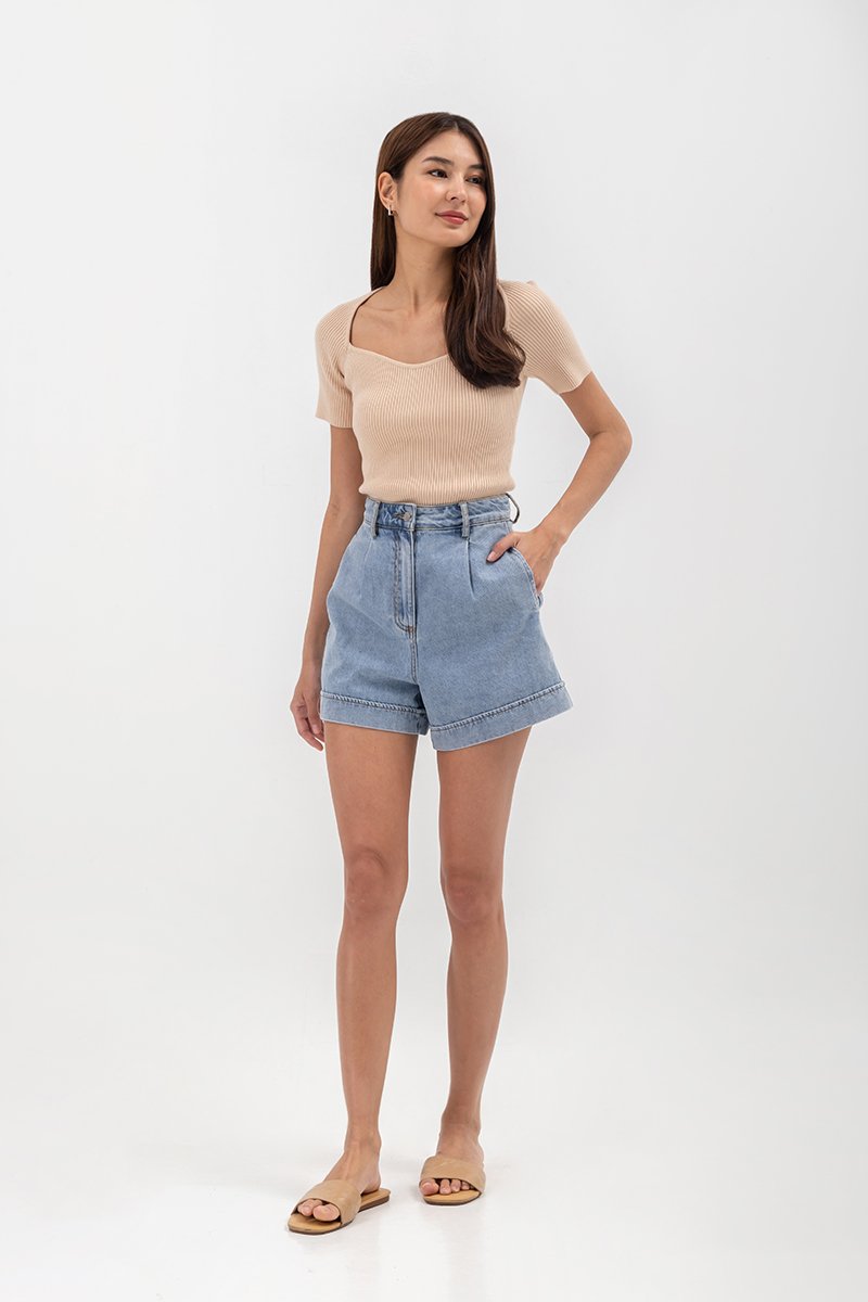 LYNN SWEETHEART NECKLINE KNIT TOP
