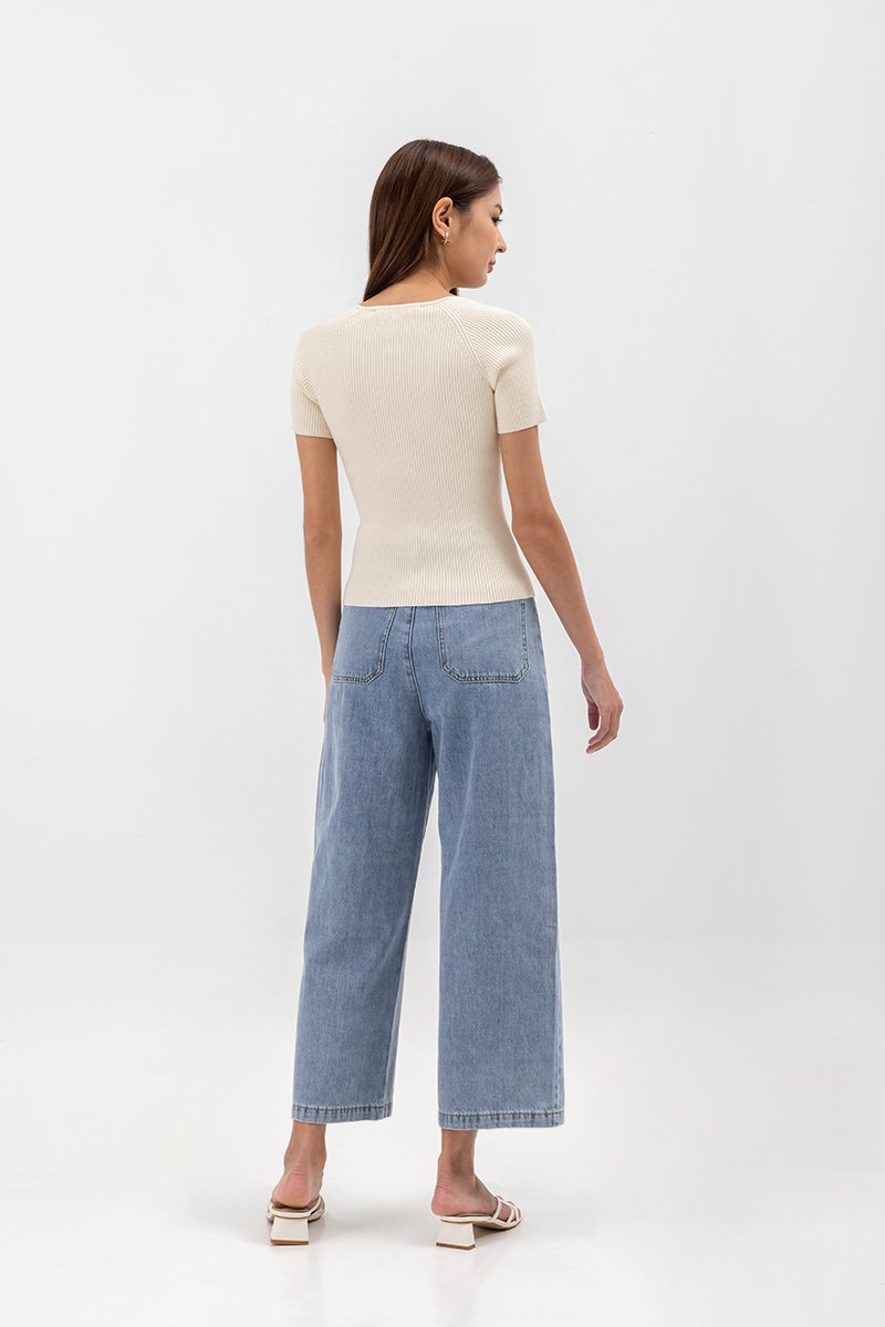 LYNN SWEETHEART NECKLINE KNIT TOP