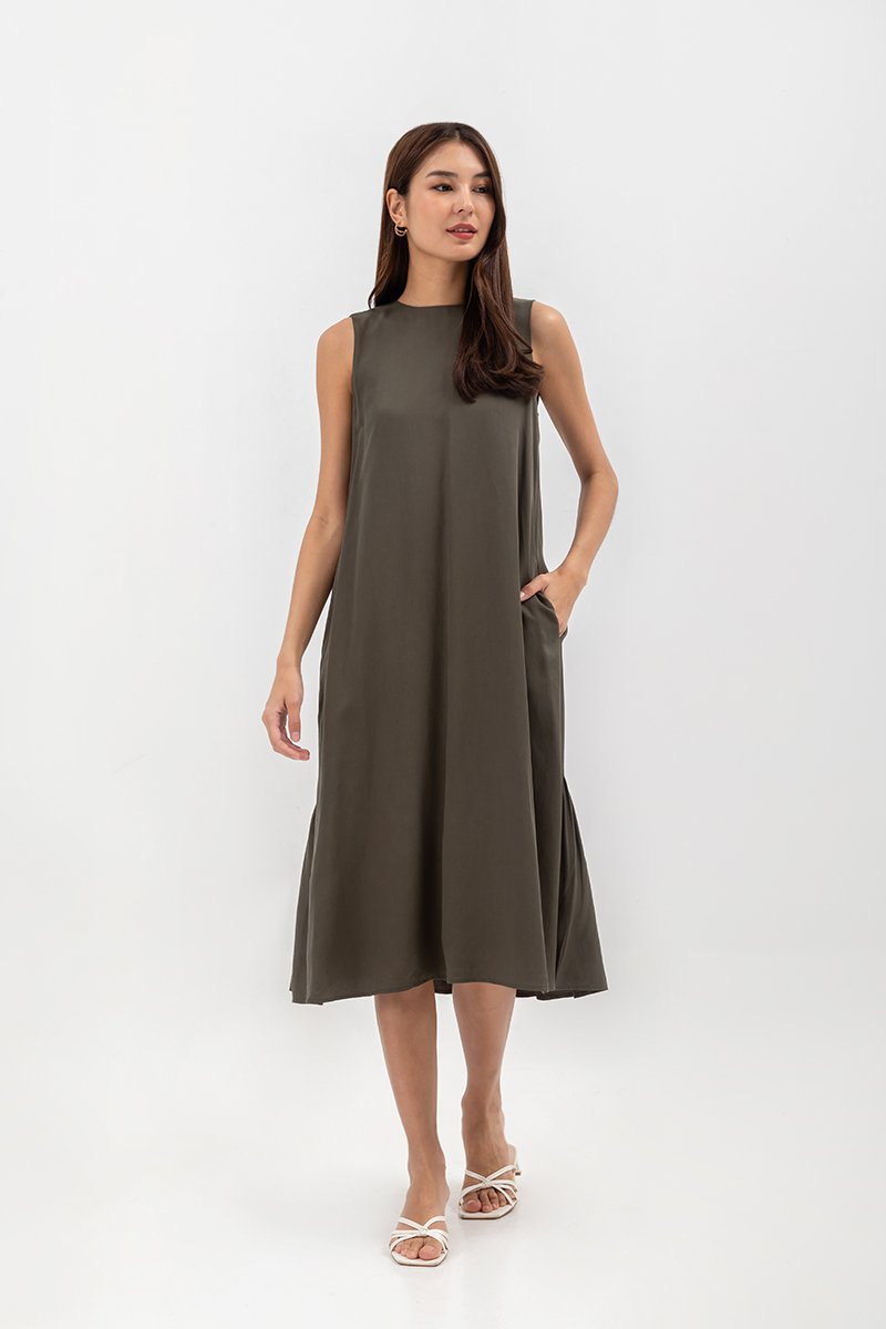 ADEENA BACK PLEAT MIDI DRESS W SASH