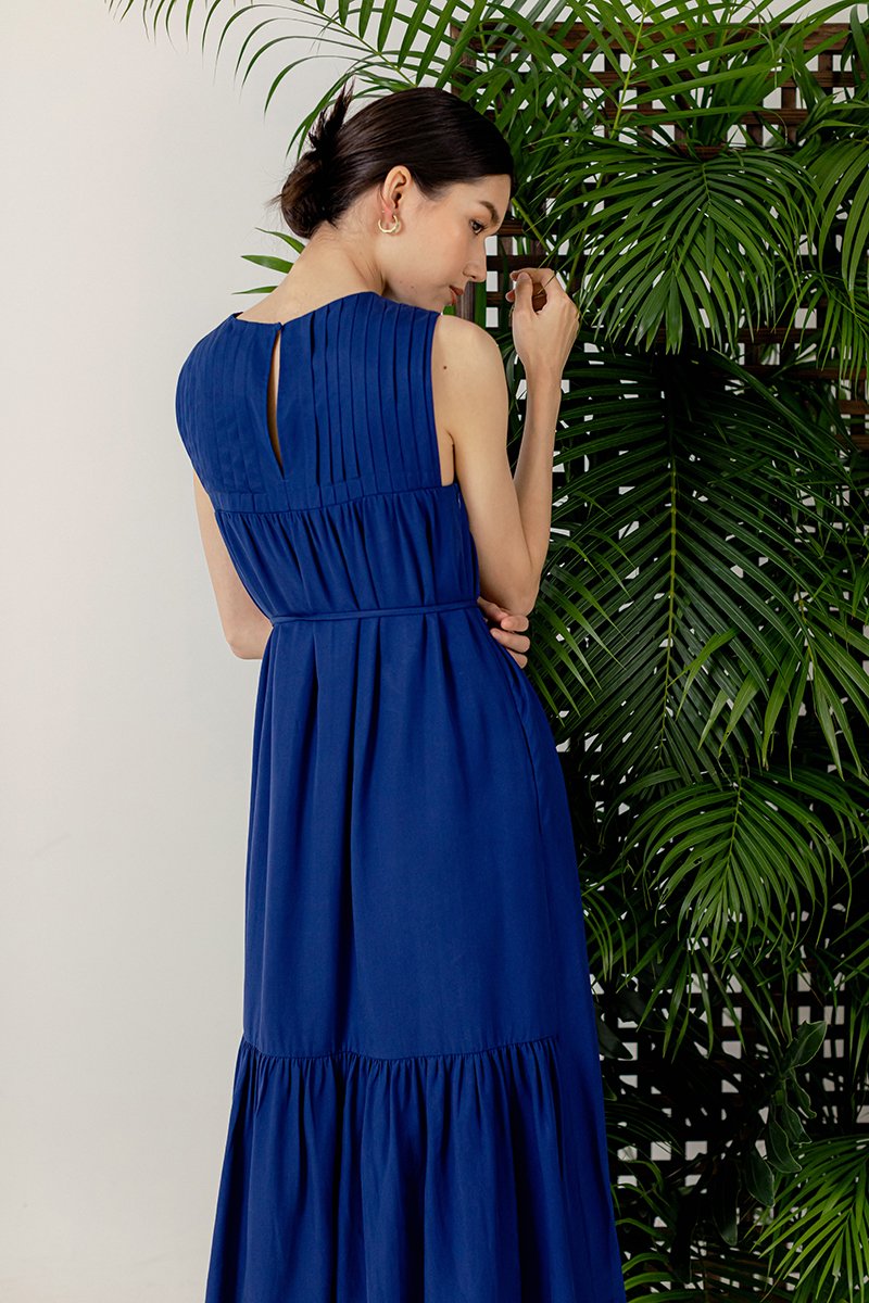 ADEENA BACK PLEAT MIDI DRESS W SASH