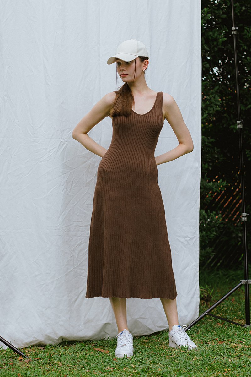 TAKARA V NECK MAXI KNIT DRESS W SASH