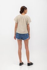 ADAHLIA V NECK BUTTONDOWN MUSLIN TOP