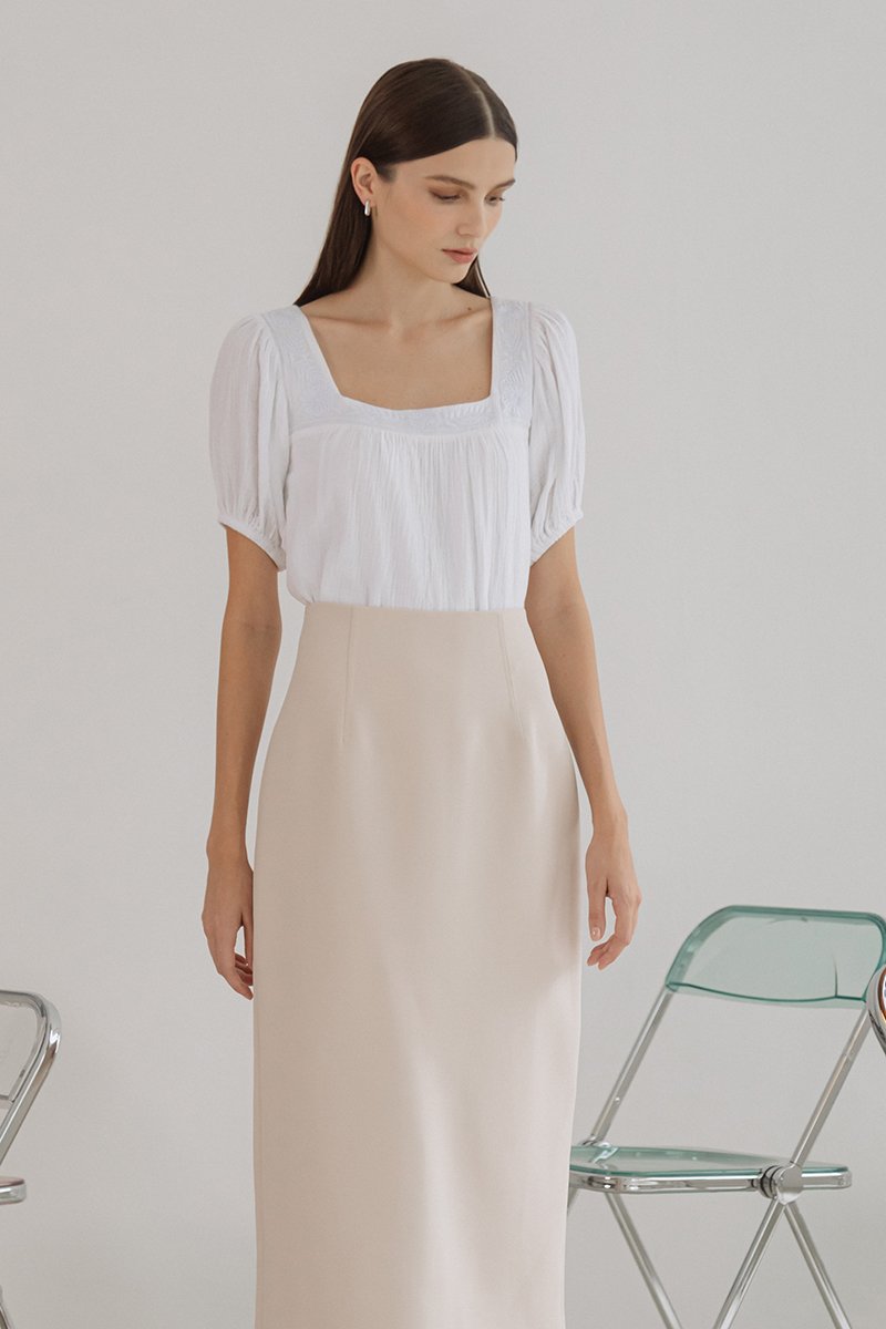 LIERA EMBROIDERED PUFF SLEEVE TOP