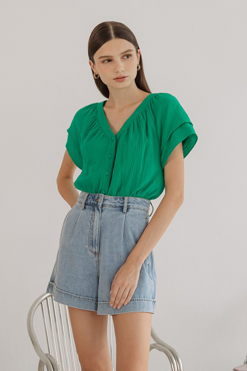 ADAHLIA V NECK BUTTONDOWN MUSLIN TOP