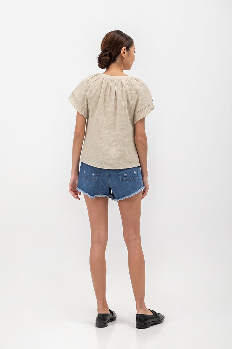 ADAHLIA V NECK BUTTONDOWN MUSLIN TOP