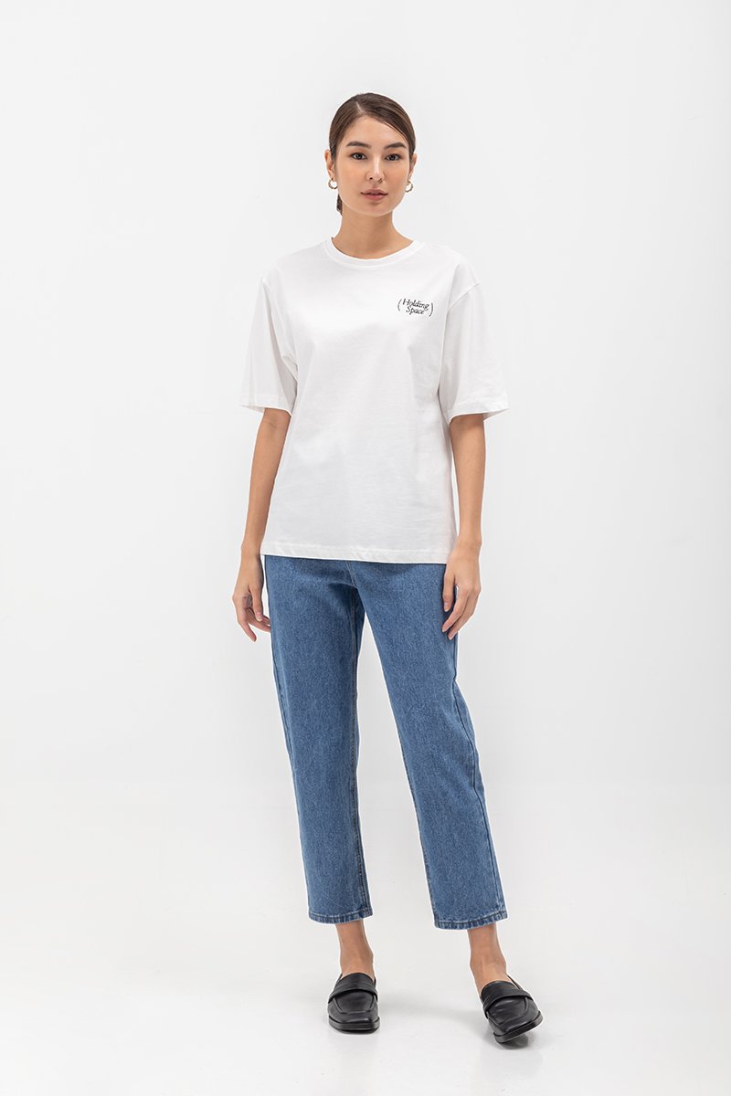 HOLDING SPACE TEE