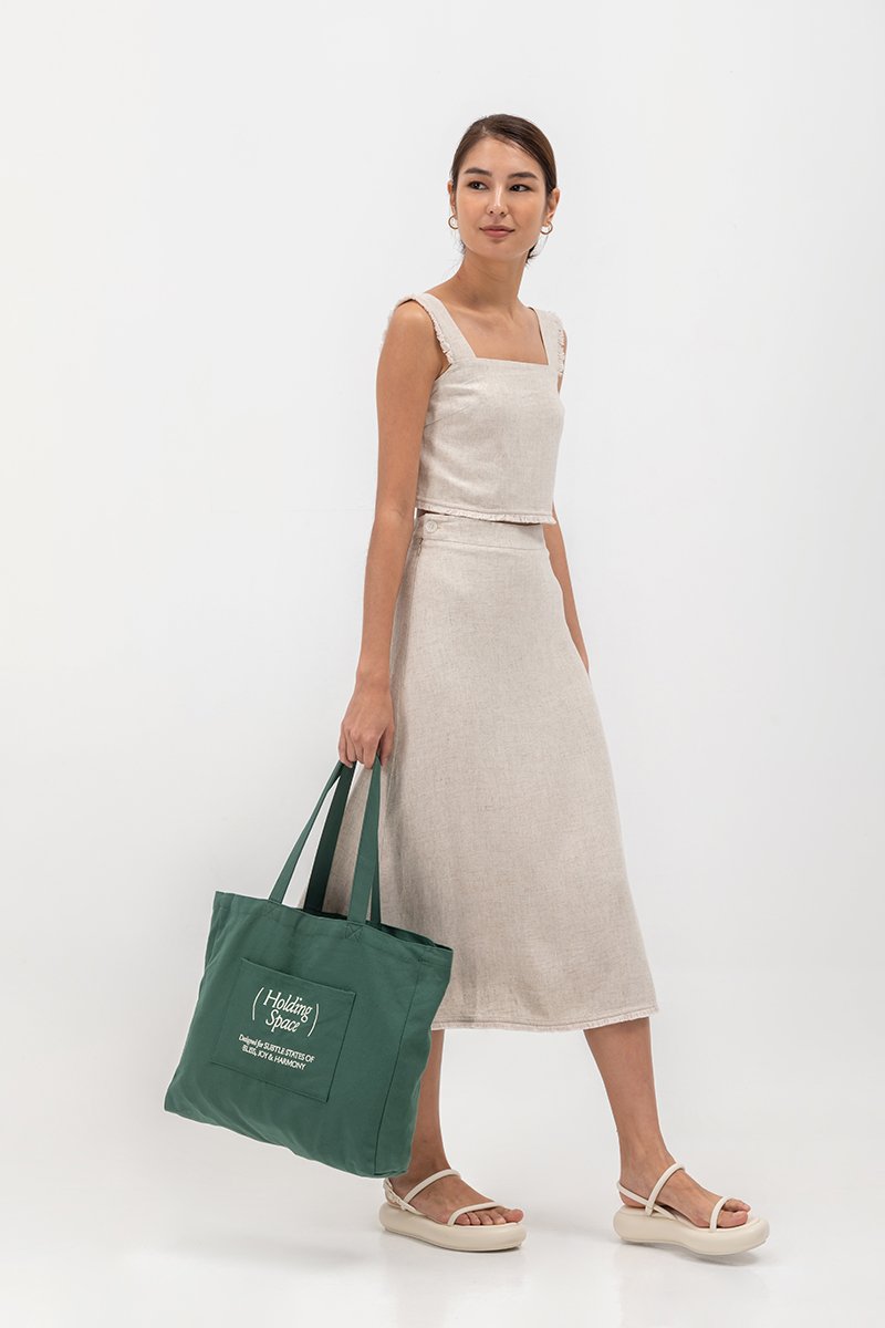 HOLDING SPACE TOTE BAG