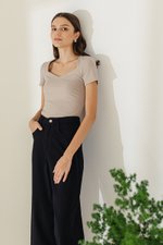 KERYEN SWEETHEART NECKLINE TOP