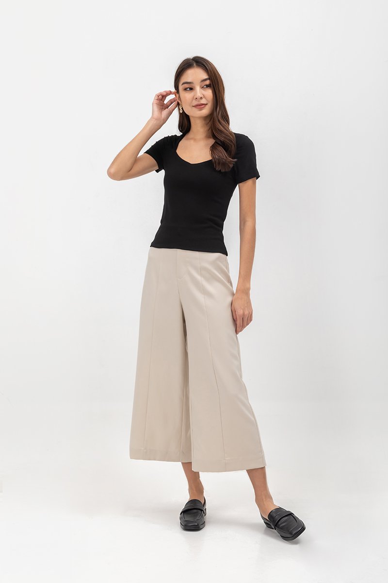 KERYEN SWEETHEART NECKLINE TOP