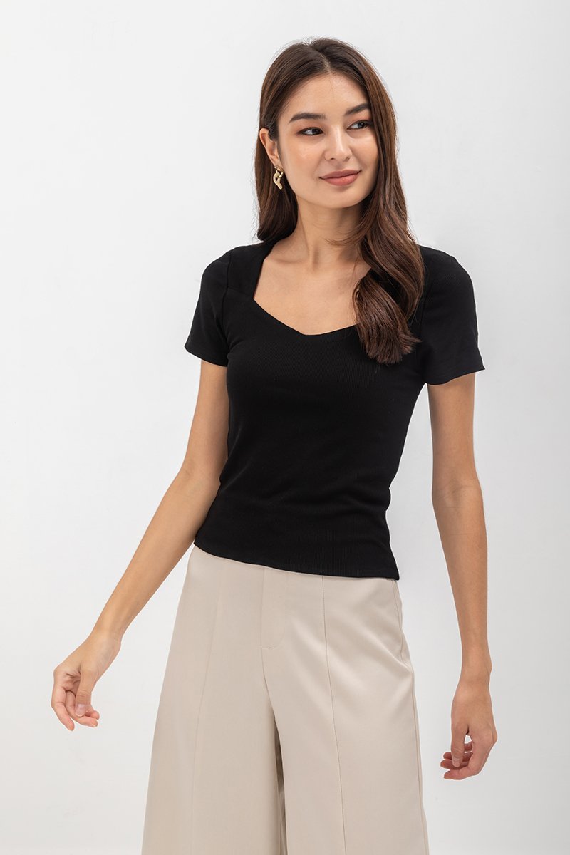 KERYEN SWEETHEART NECKLINE TOP