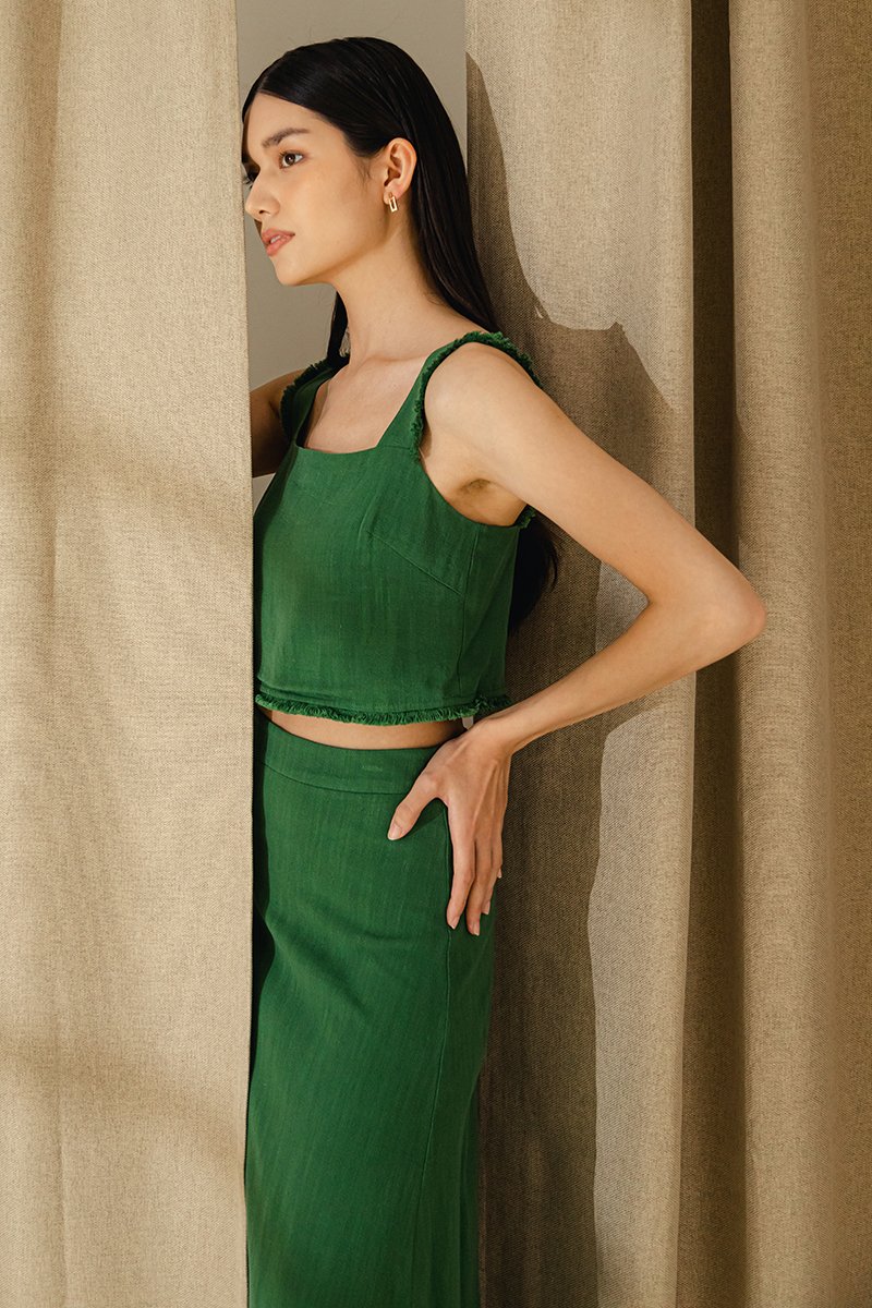 MINA RAW HEM CROP TOP