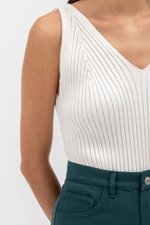 VALAE V NECK KNIT TOP VALAE V NECK KNIT TOP