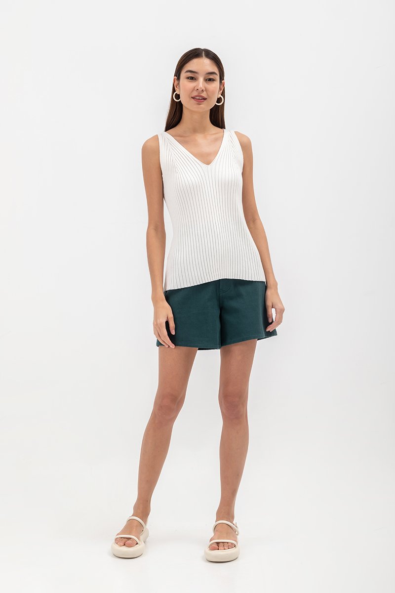 VALAE V NECK KNIT TOP