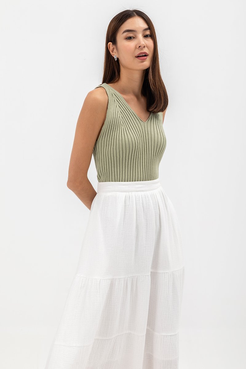 VALAE V NECK KNIT TOP