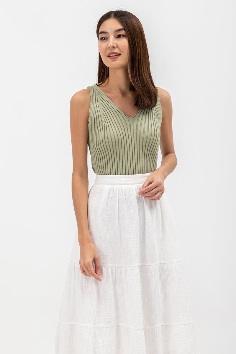 VALAE V NECK KNIT TOP