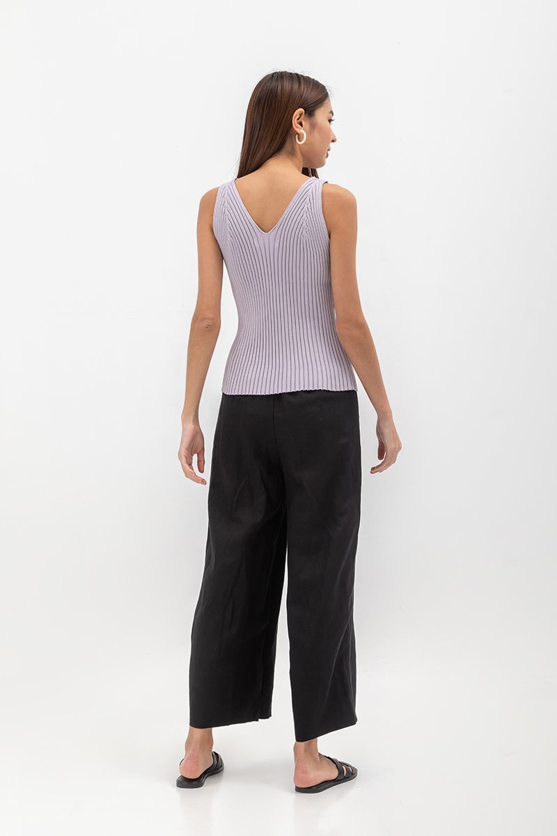 VALAE V NECK KNIT TOP
