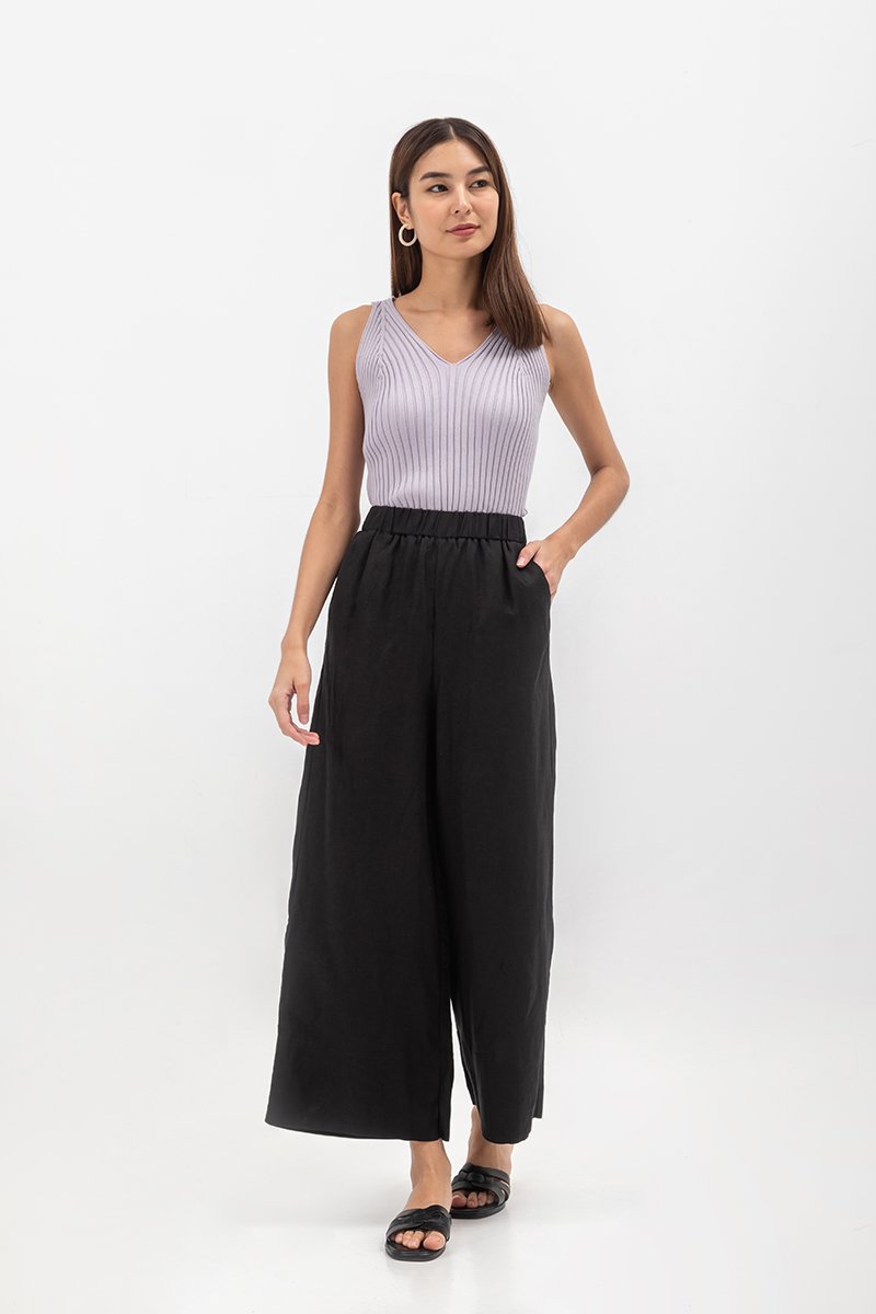 VALAE V NECK KNIT TOP