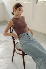 IYANA SLEEVELESS KNIT TOP