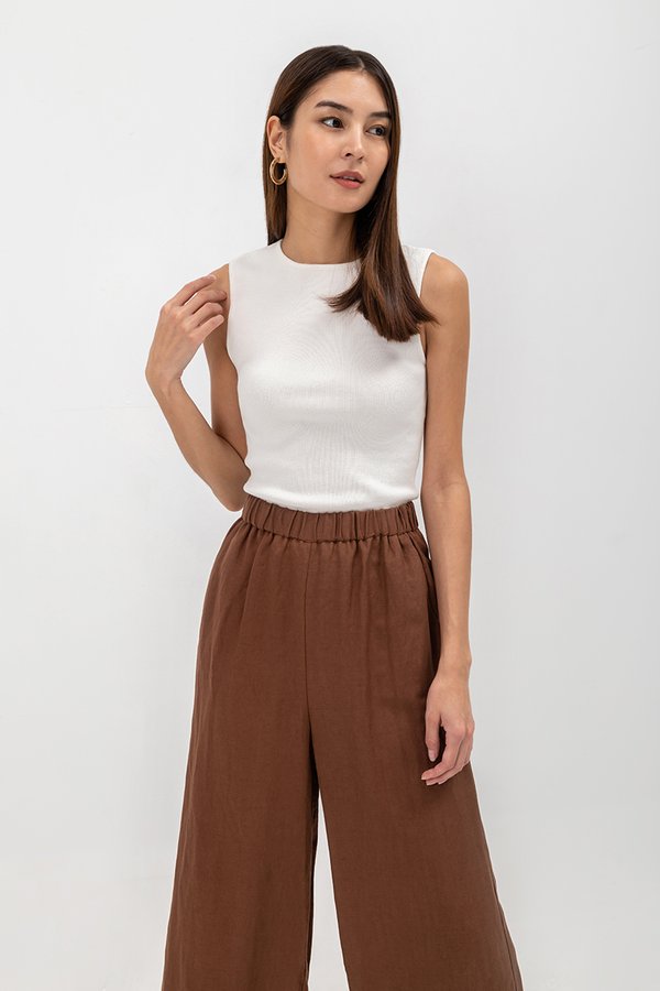 IYANA SLEEVELESS KNIT TOP