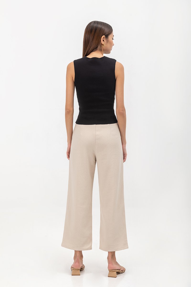 IYANA SLEEVELESS KNIT TOP