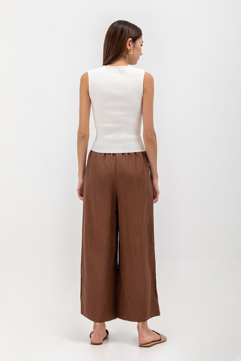 IYANA SLEEVELESS KNIT TOP