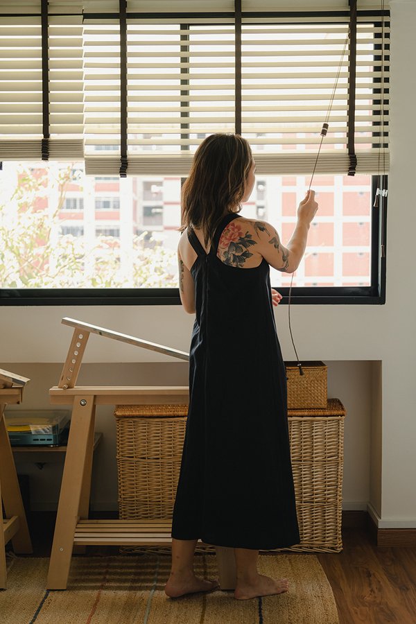 IDRA V BACK MIDI LINEN DRESS