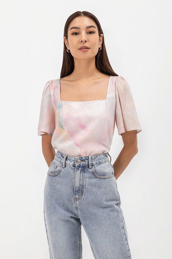 FRANZ PRINTED FLUTTER SLEEVE TOP FRANZ PRINTED FLUTTER SLEEVE TOP