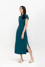 ELLERIE CAP SLEEVE CONTRAST BUTTON CHEONGSAM W SASH