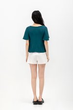 DELGADO FLUTTER SLEEVE TOP