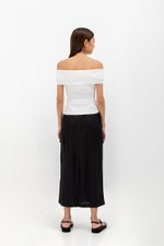 JEAN OFF SHOULDER KNIT TOP