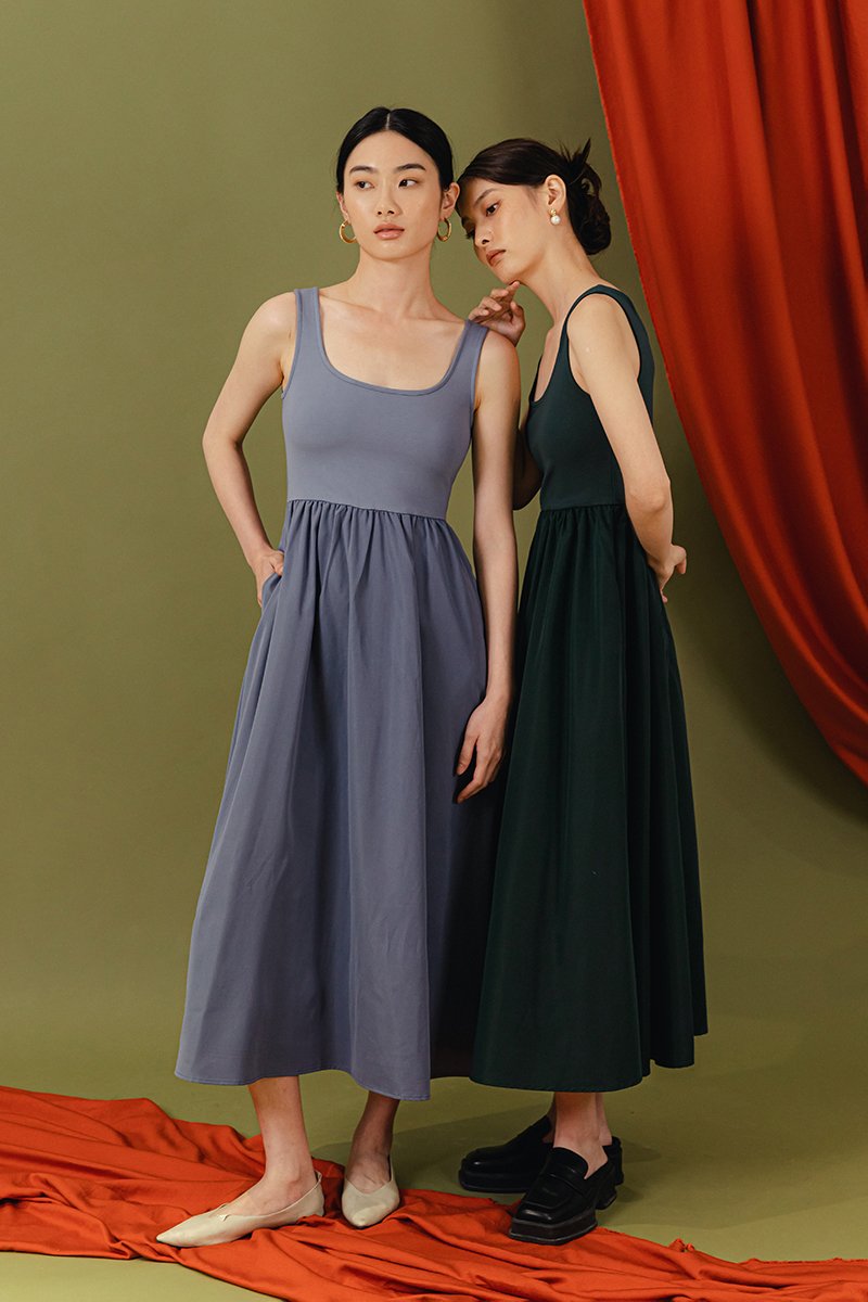 ADORA CONTRAST FABRIC SCOOPNECK MIDI DRESS