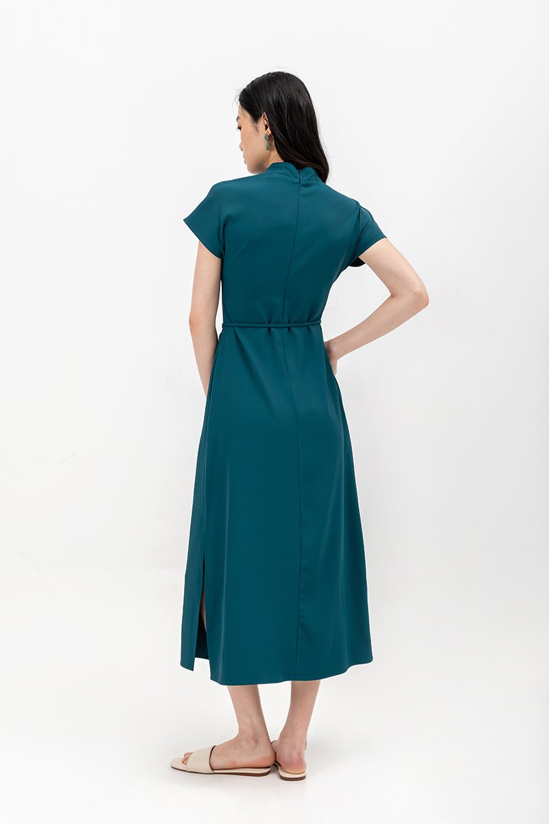 ELLERIE CAP SLEEVE CONTRAST BUTTON CHEONGSAM W SASH