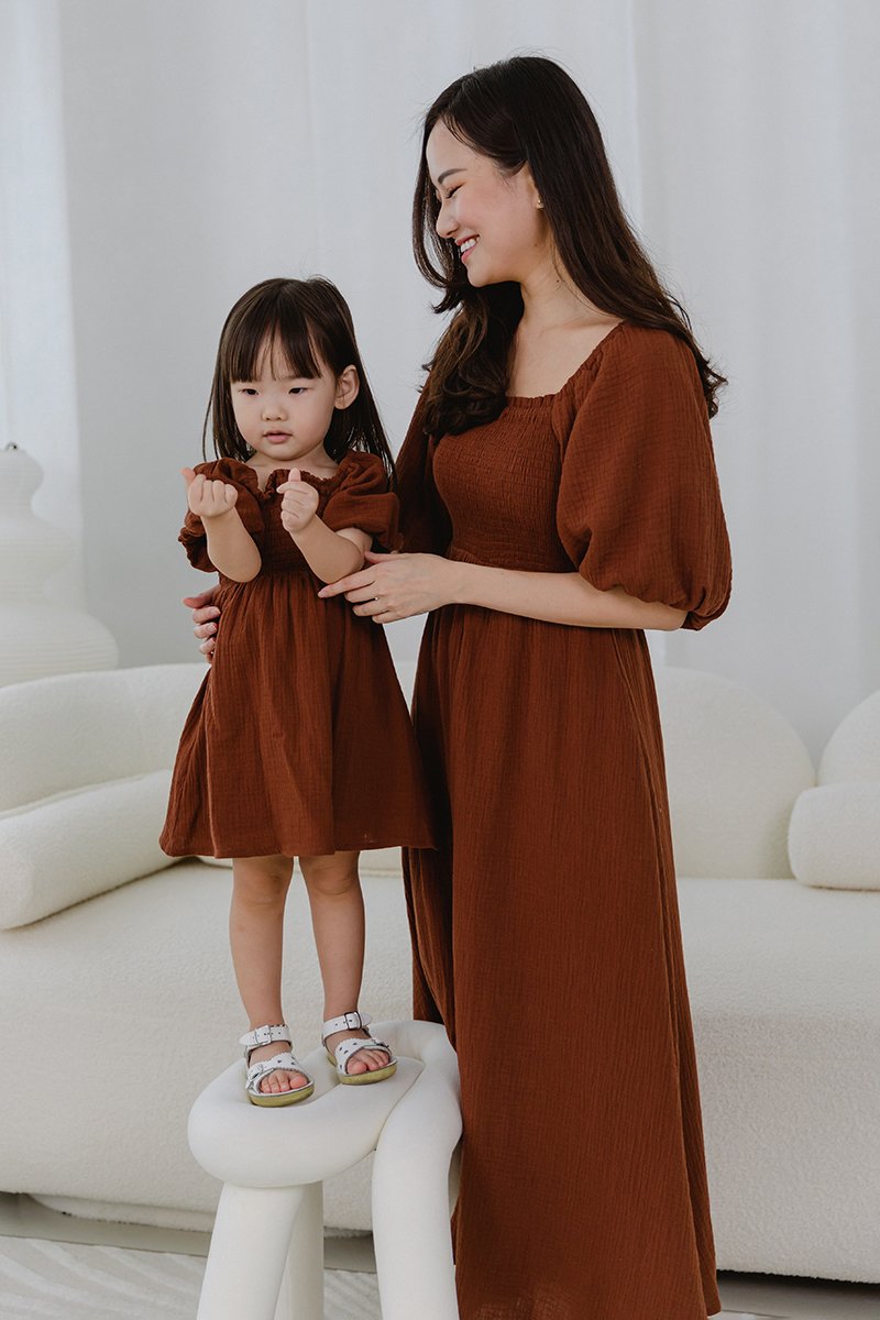 CASIE PUFF SLEEVE SMOCKED MIDI DRESS