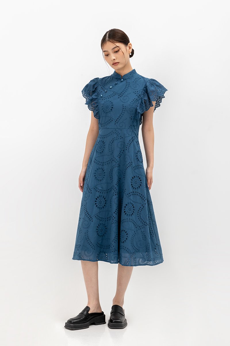 EVANGELI FLUTTER SLEEVE EYELET CHEONGSAM