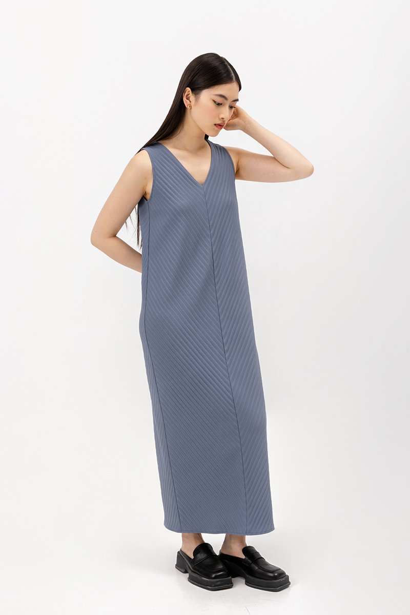 ELLEN PLEATED V NECK DRESS