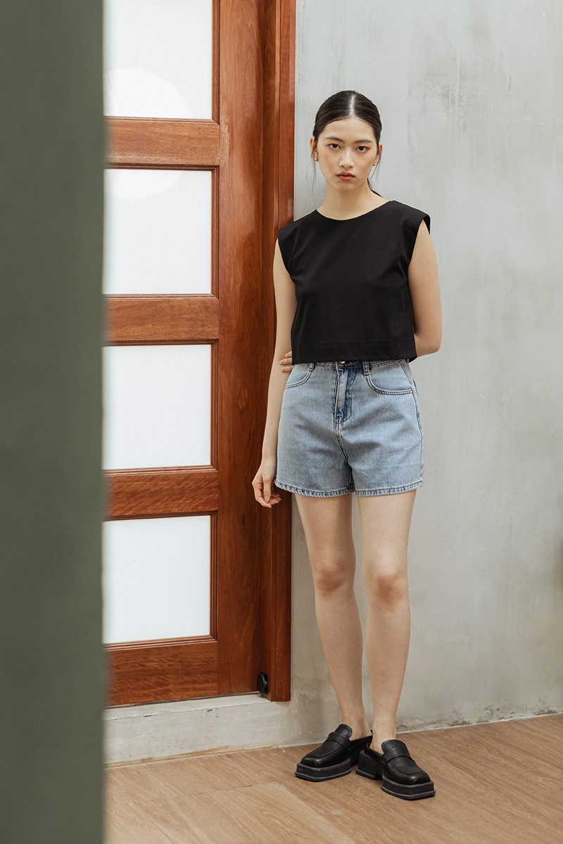 CELESTE BASIC DENIM SHORTS