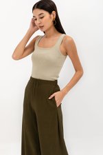 DANILA SQUARENECK KNIT TOP