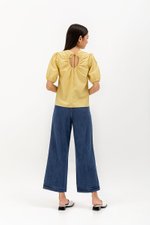 KEYARA BACK HOLE TOP